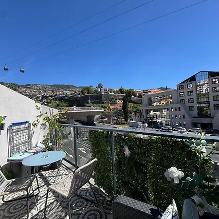 House In The Heart Of With Big Balcony 別荘 フンシャル