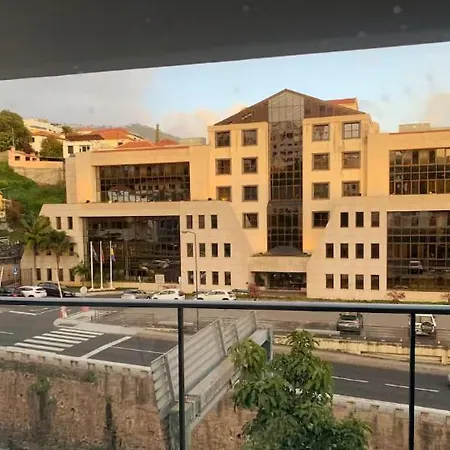 Semesterbostad House In The Heart Of With Big Balcony Funchal (Madeira)