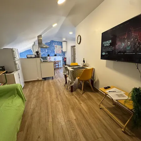 House In The Heart Of With Big Balcony Hébergement de vacances *