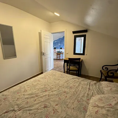 House In The Heart Of With Big Balcony Hébergement de vacances