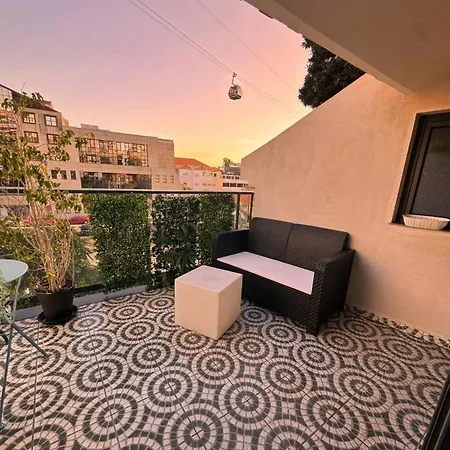 House In The Heart Of With Big Balcony * فونشال