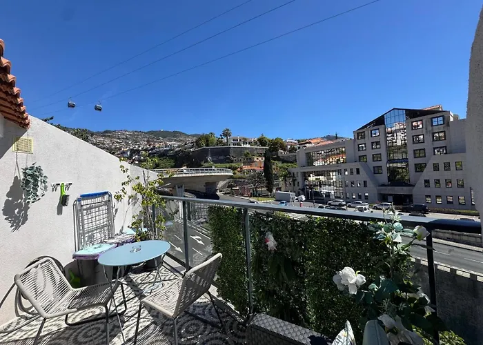 House In The Heart Of With Big Balcony بيت للعطل فونشال