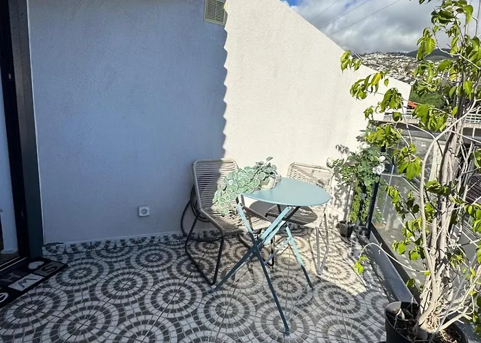 House In The Heart Of With Big Balcony * Funchal (Madeira)
