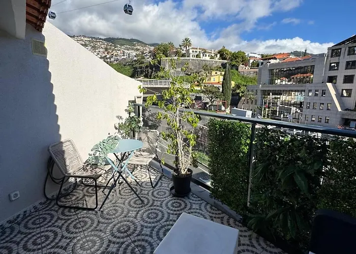 House In The Heart Of With Big Balcony 別荘 *